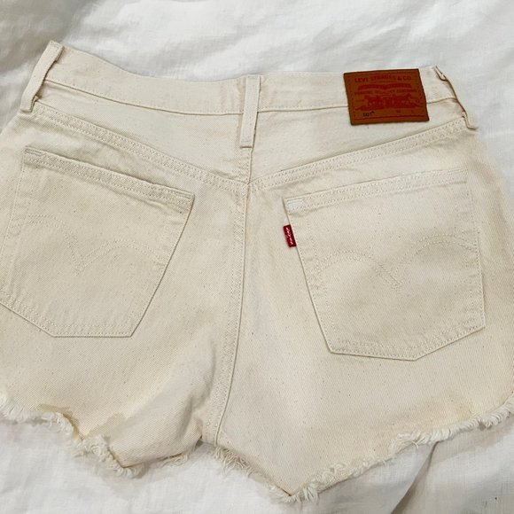 Levi's 501 Shorts in Ivory - Picture 6 of 6